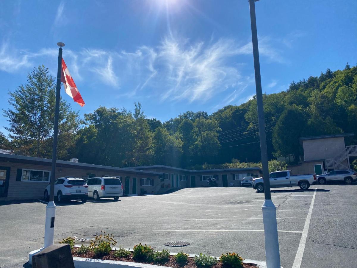 Silver Maple Motel ハリバートン エクステリア 写真